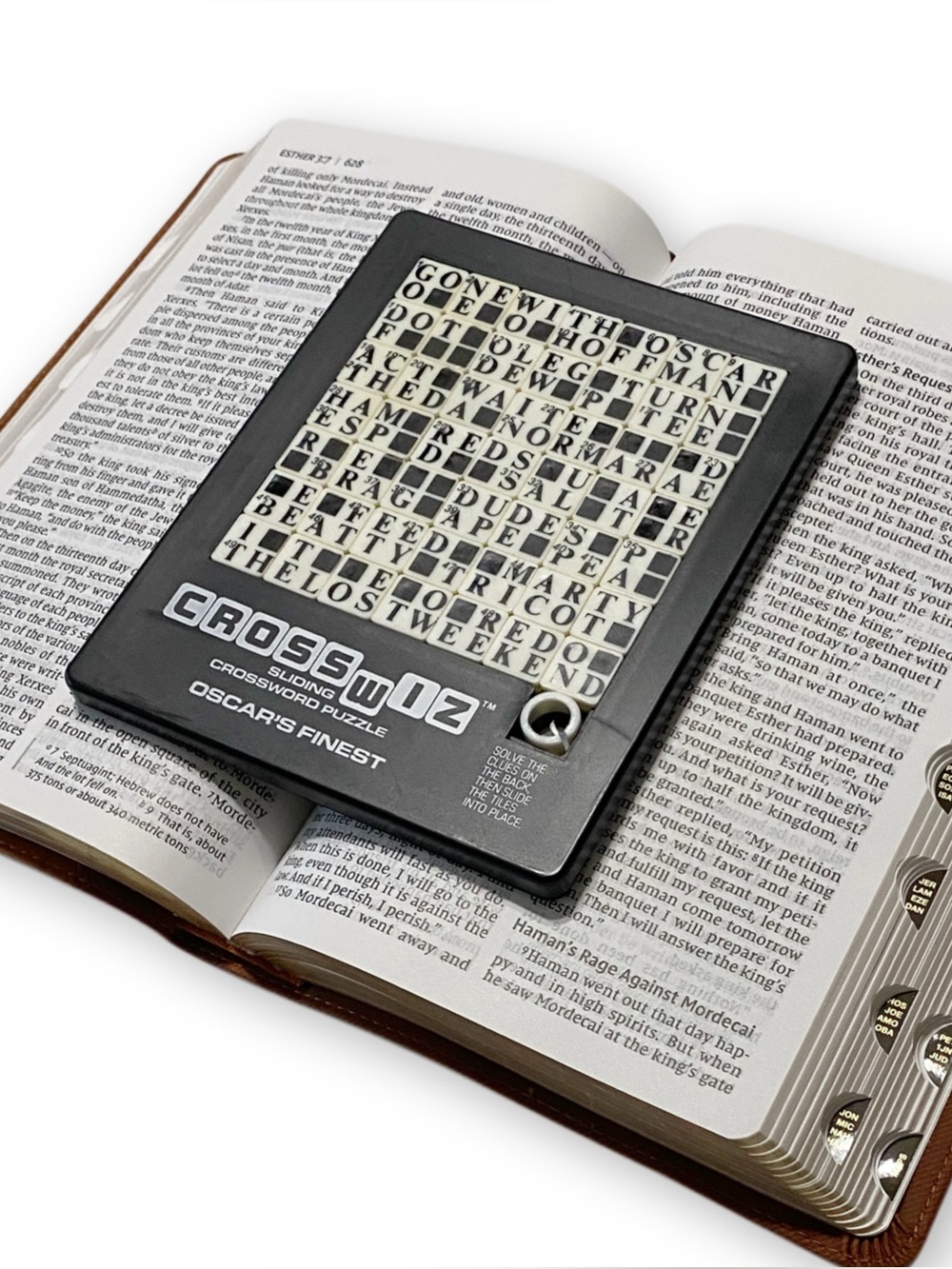 Crosswiz Vintage 1980s Oscar's Finest Handheld Sliding Crossword Puzzle Game